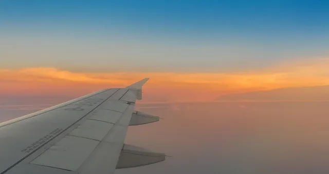 Uccello colpisce il reattore del volo Alitalia Roma-Cagliari in fase di atterraggio