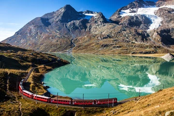 Il treno più bello d’Europa è anche il più lento. Il Glacier Express