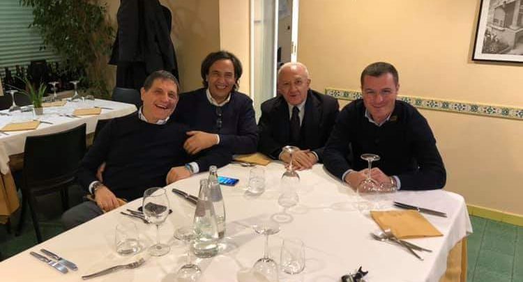 De Luca serra i ranghi: a cena con alcuni fedelissimi a Salerno. Ecco con chi