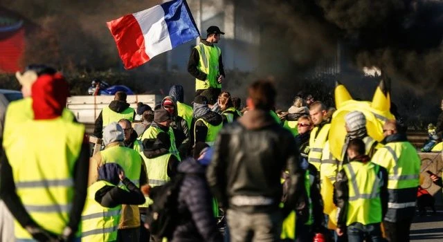 Chi sono e che cosa vogliono i Gilet Gialli