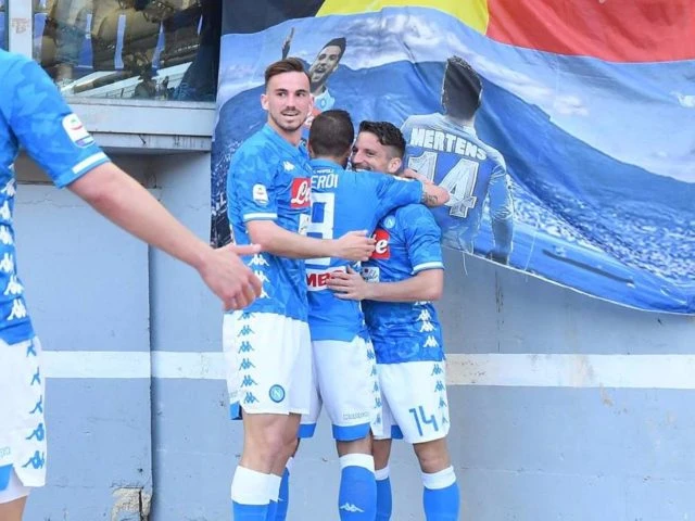 Napoli, stagione trionfale o deludente? L’esito è legato a un filo sottile