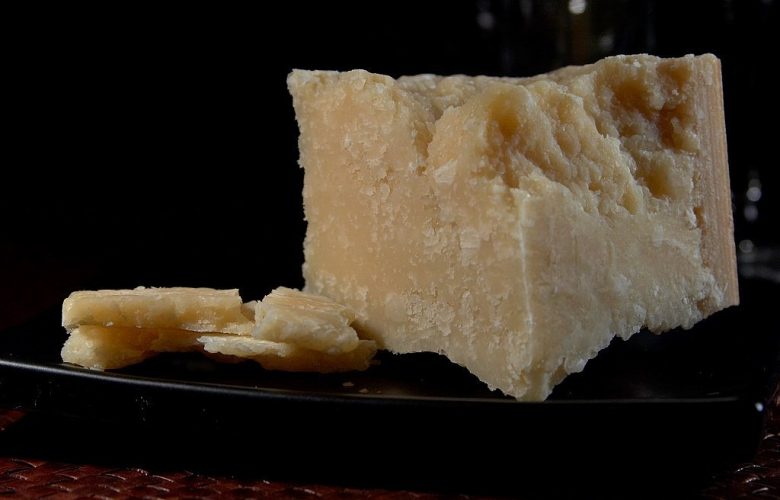 Londra, cliente chiede parmigiano sul pesce. La risposta dello chef diventa virale