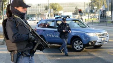 Photo of Dramma a Napoli, 18enne accoltellato al cuore per uno sguardo di troppo