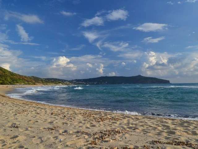 Cilento, il mare si è ritirato dopo l’eruzione dello Stromboli: gli attimi di paura