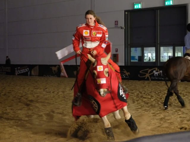 La figlia di Michael Schumacher e l’equitazione: l’omaggio al padre, le foto