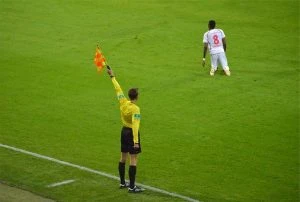 Errori arbitrali, 8 episodi dove l’arbitro sbaglia e non va a vedere il VAR