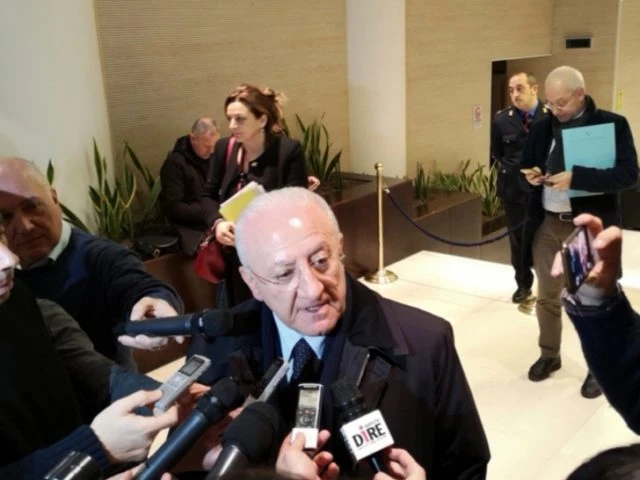 Coronavirus, De Luca pronto a chiudere di nuovo le frontiere in Campania