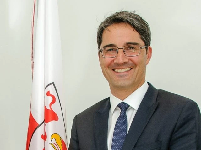 Kompatscher tira dritto: difesa legge aperture anche davanti alla Corte