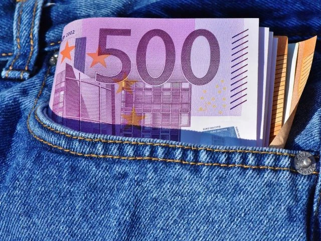 Come richiedere il contributo a fondo perduto: a chi spetta e quanto