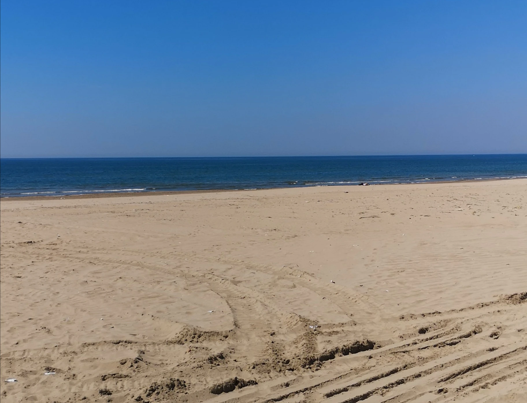 Incredibile a Mondragone: il sindaco vieta l’accesso alle spiagge libere