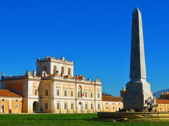 Riapre la meravigliosa Reggia di Carditello: visite e lezioni di yoga