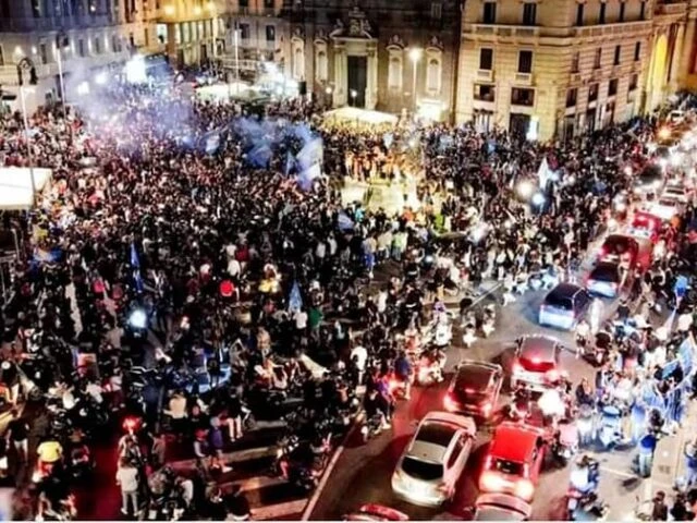 De Magistris difende Napoli dopo la vittoria in Coppa Italia: "ipocrisia"