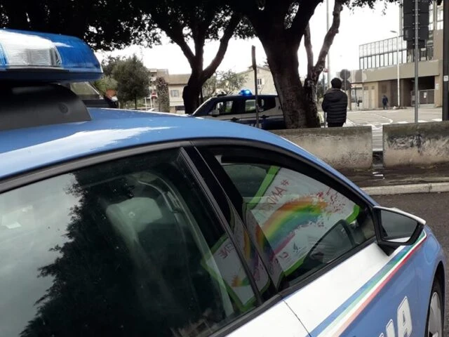 Salerno, maxi operazione anti-droga: 150 poliziotti, elicottero e unità cinofila