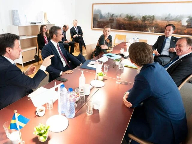 L'attacco di Conte a Rutte: "ne risponderai davanti a tutti i cittadini europei"