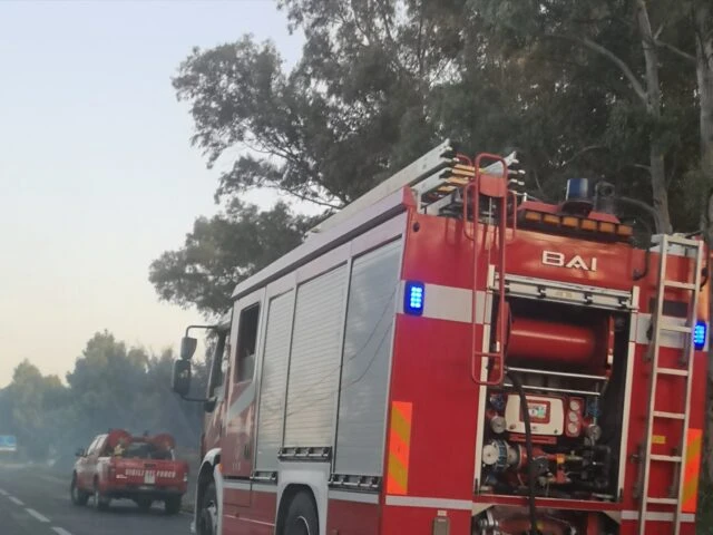 Maxi incendio a Giugliano sull’Asse Mediano, evacuate abitazioni