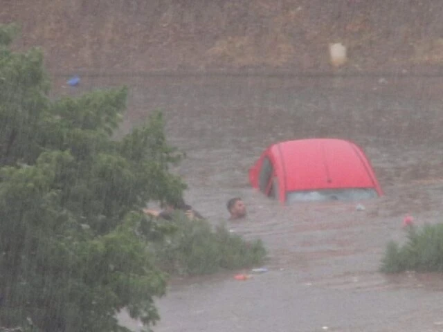 Alluvione a Palermo, le immagini e i video incredibili: due vittime