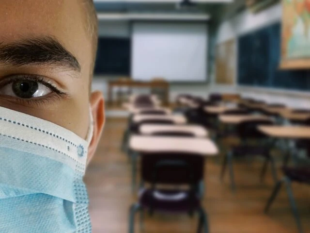 Scuole in Germania, boom di contagi dopo la riapertura, già chiuso un liceo a Berlino